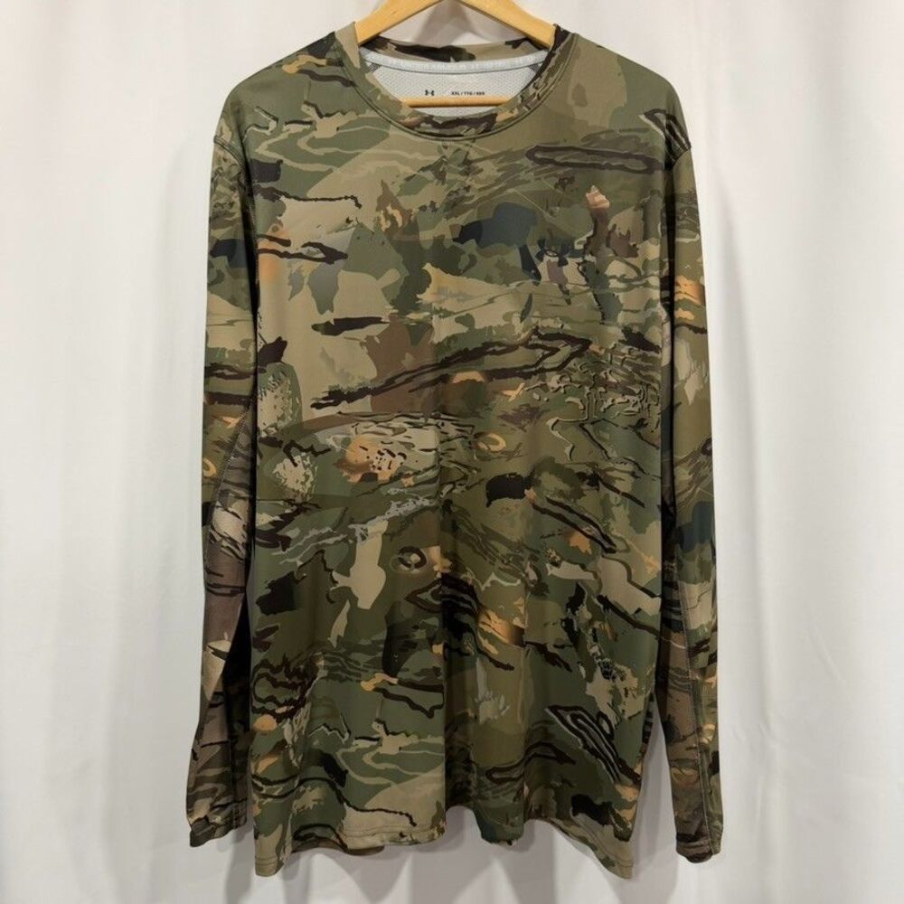Under Armour Men's XXL Camo Long sleeve Shirt 571